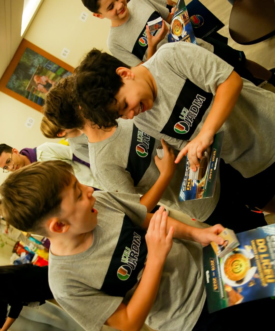 No ritmo da Copa do Mundo, nasceu o nosso próprio álbum- a Seleção do Liceu – Craques do Conheci (1)